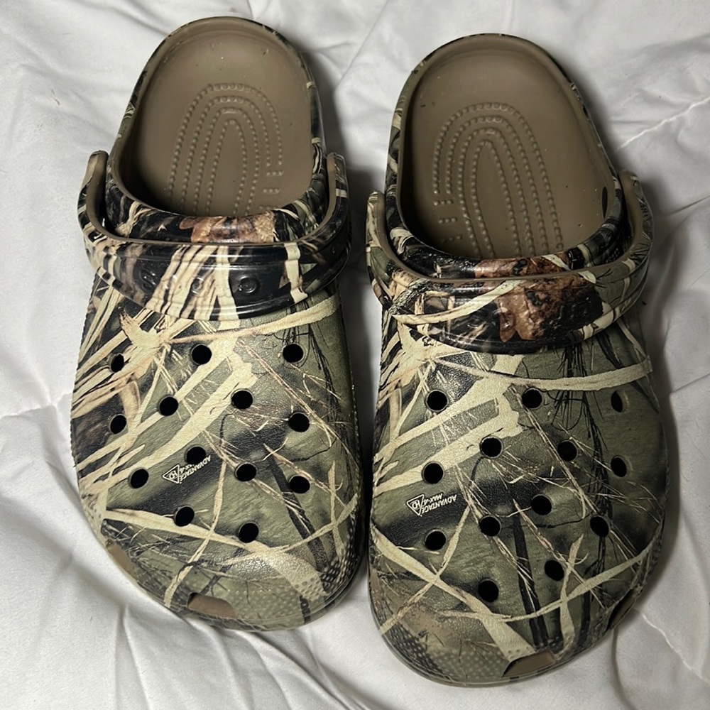 Worn Twice! RealTree Advantage Max Camo Crocs